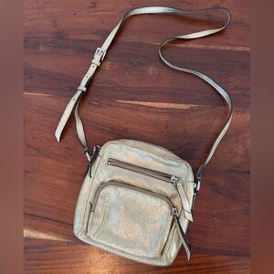 Women’s Banana Republic metallic gold crossbody purse